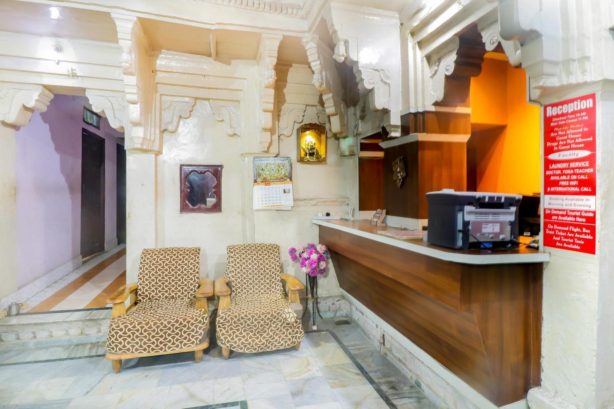 Spot On Mishra Guest House Varanasi Bagian luar foto